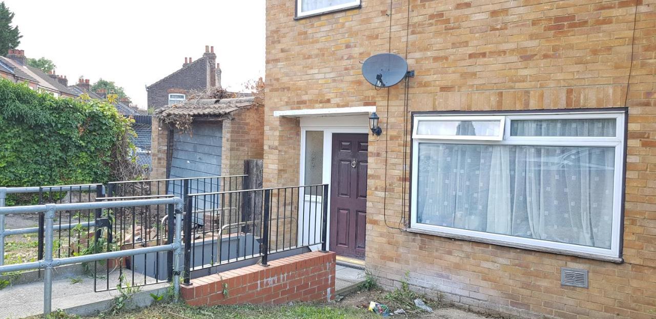 61 Baker Street Lägenhet Luton  Exteriör bild